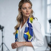 Apaszka jedwabna damska z jedwabiu chusta na głowę Cytryny More Amore (6).jpg